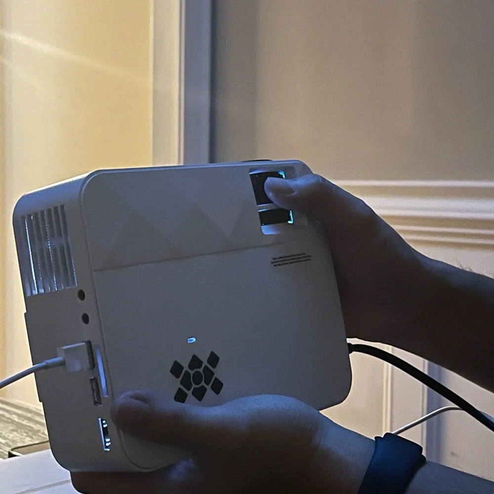 TOPVISION T21 MINI LED HOME THEATER SMARTPHONE PROJECTOR.